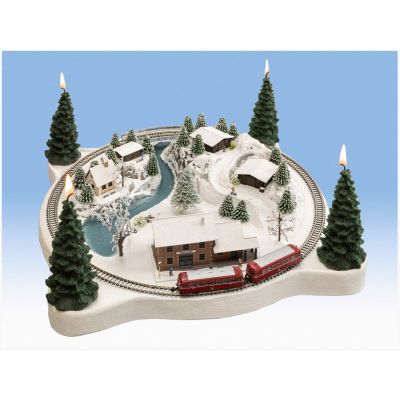 Noch 88064 Z scale Winter Magic Christmas Layout with Rokuhan Track